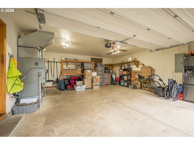 2015 CHASE Loop Sw, Albany, OR 97321