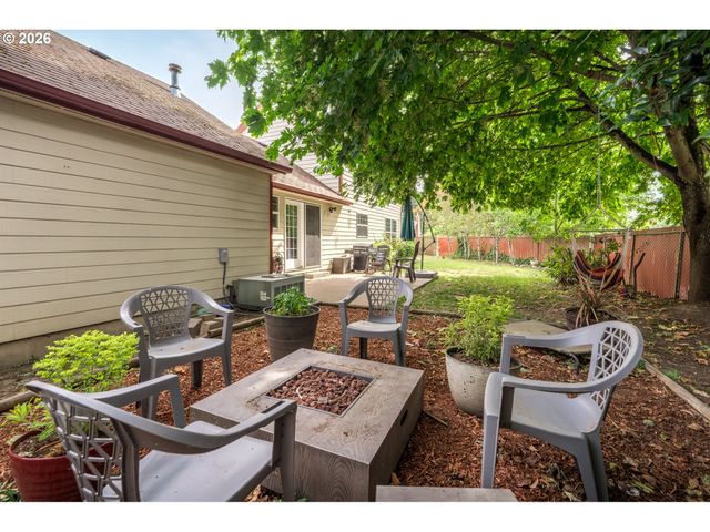 2015 CHASE Loop Sw, Albany, OR 97321