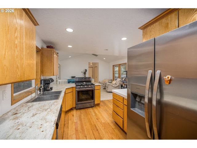 2015 CHASE Loop Sw, Albany, OR 97321
