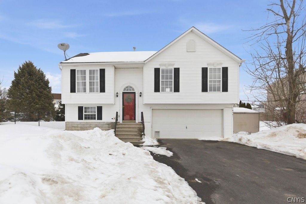 9391 Jacob Lane, Cicero, NY 13029