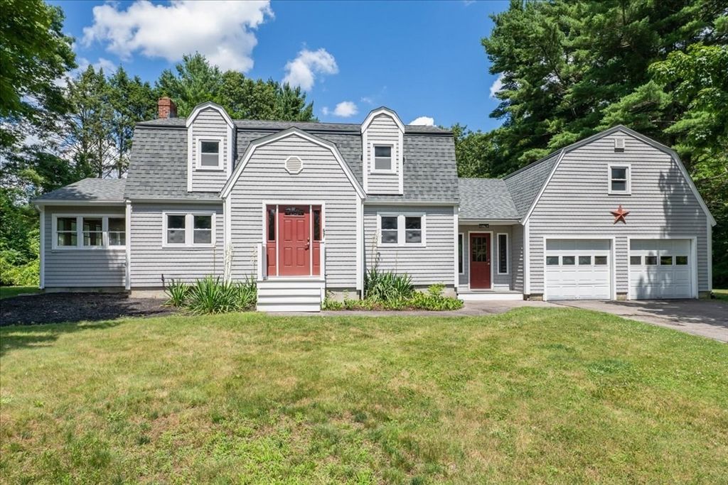 57 Twin Fawn Dr, Hanover, MA 02339