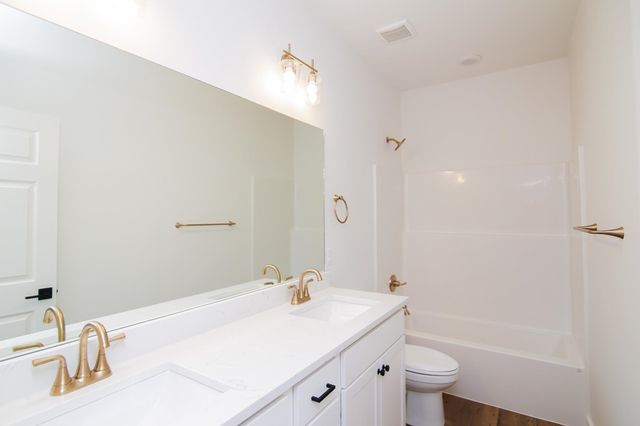 1204 Douglas, Longview, TX 75602
