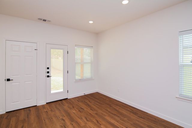 1204 Douglas, Longview, TX 75602