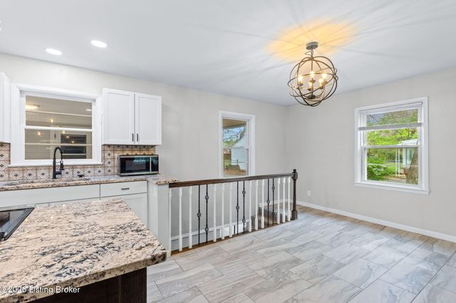 8600 Perry Rd, Louisville, KY 40222