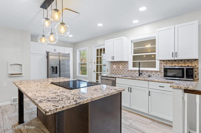 8600 Perry Rd, Louisville, KY 40222