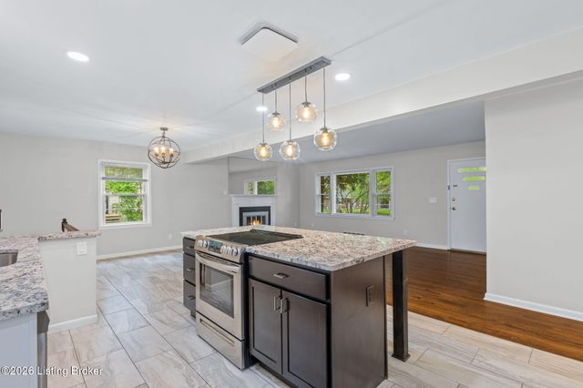 8600 Perry Rd, Louisville, KY 40222