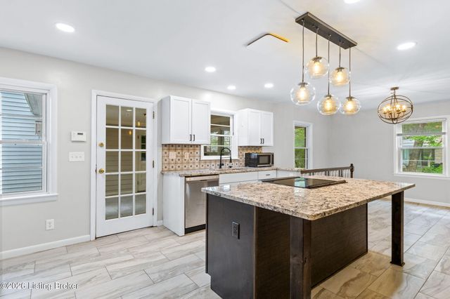 8600 Perry Rd, Louisville, KY 40222