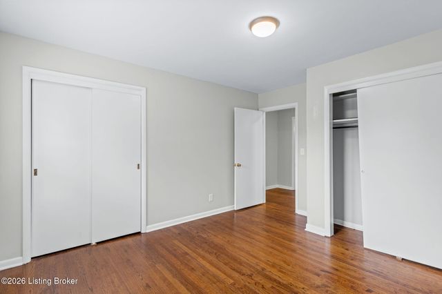 8600 Perry Rd, Louisville, KY 40222