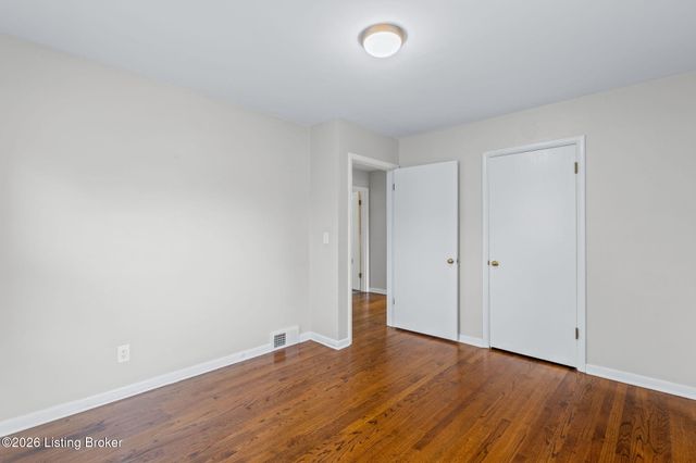 8600 Perry Rd, Louisville, KY 40222