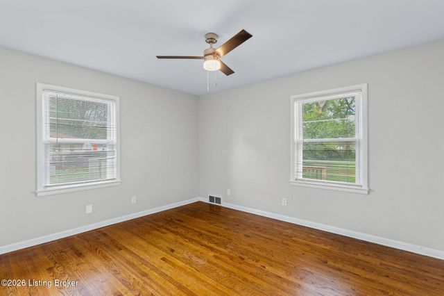 8600 Perry Rd, Louisville, KY 40222