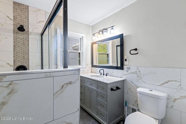 8600 Perry Rd, Louisville, KY 40222