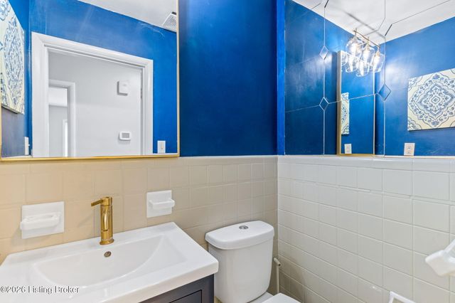 8600 Perry Rd, Louisville, KY 40222