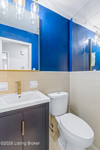 8600 Perry Rd, Louisville, KY 40222