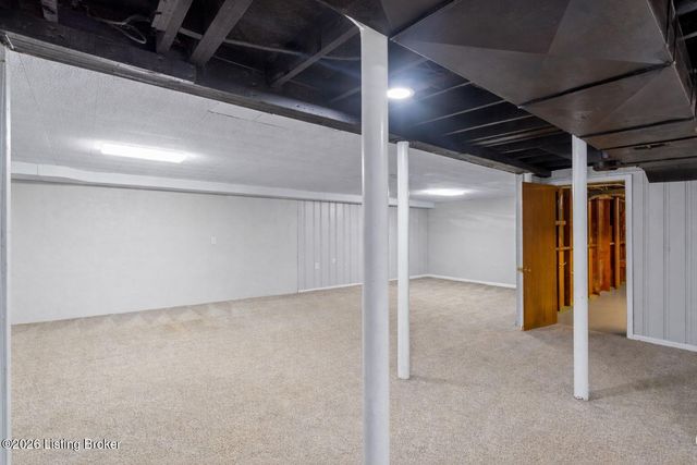 8600 Perry Rd, Louisville, KY 40222