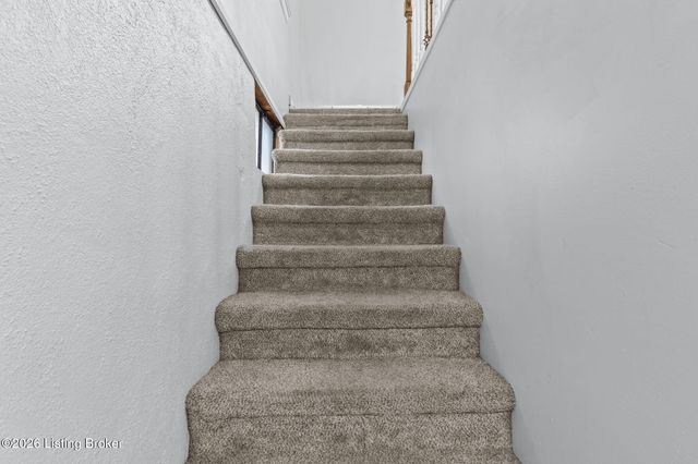 8600 Perry Rd, Louisville, KY 40222