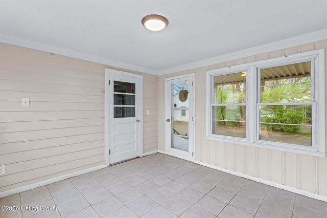 8600 Perry Rd, Louisville, KY 40222