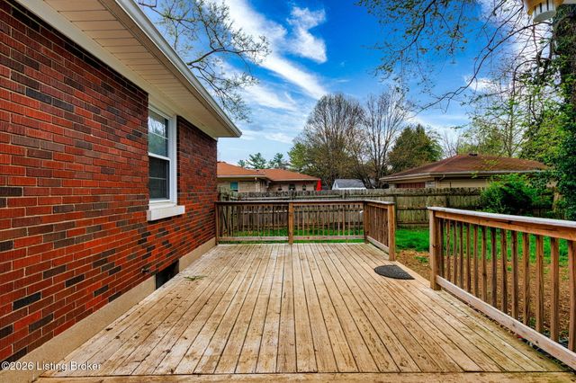 8600 Perry Rd, Louisville, KY 40222