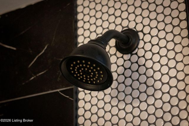 8600 Perry Rd, Louisville, KY 40222