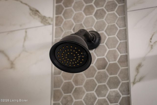 8600 Perry Rd, Louisville, KY 40222