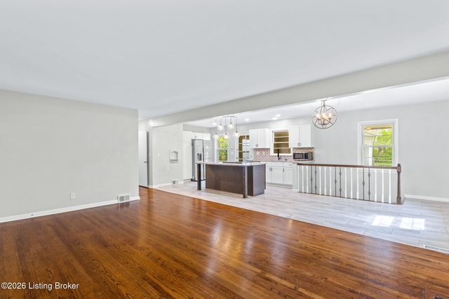 8600 Perry Rd, Louisville, KY 40222