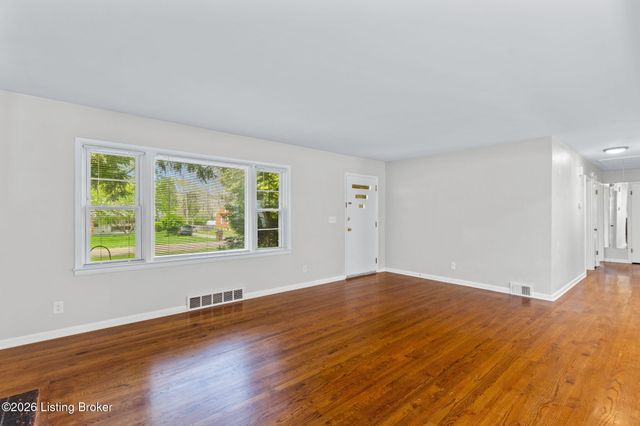 8600 Perry Rd, Louisville, KY 40222