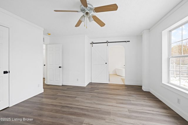 8817 Woodpointe Blvd, Louisville, KY 40219