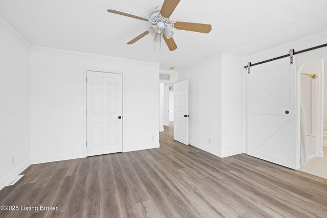 8817 Woodpointe Blvd, Louisville, KY 40219