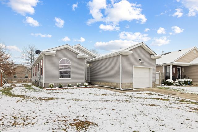 8817 Woodpointe Blvd, Louisville, KY 40219