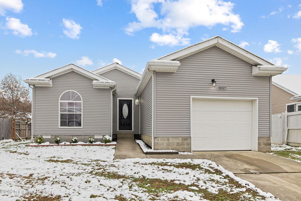 8817 Woodpointe Blvd, Louisville, KY 40219