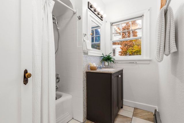 106 E 29th Ave, Spokane, WA 99203