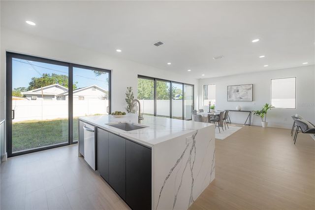 2721 17TH AVENUE N, St Petersburg, FL 33713