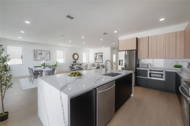 2721 17TH AVENUE N, St Petersburg, FL 33713