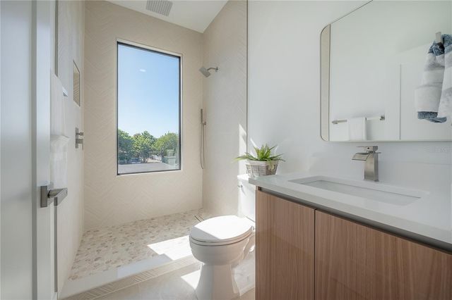 2721 17TH AVENUE N, St Petersburg, FL 33713
