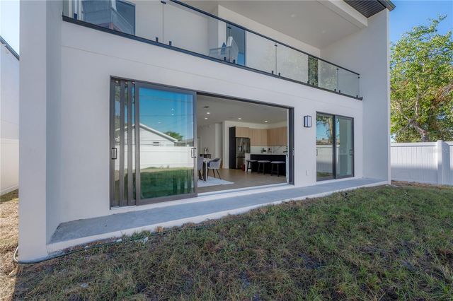 2721 17TH AVENUE N, St Petersburg, FL 33713