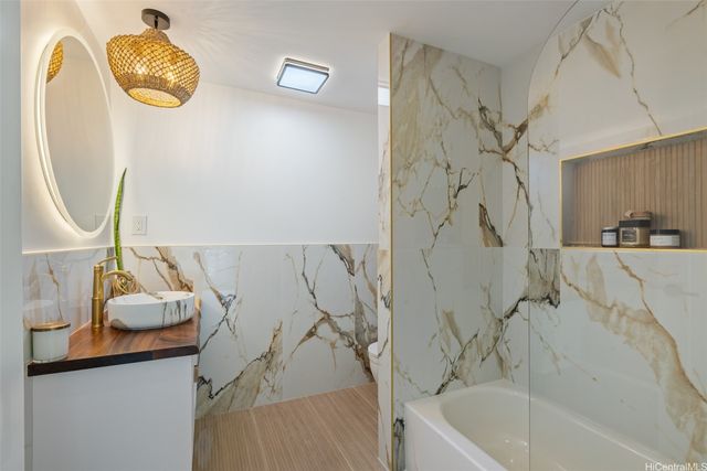 852 Kainoa Place, Honolulu, HI 96821