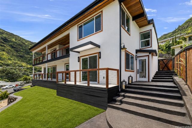 852 Kainoa Place, Honolulu, HI 96821