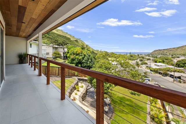 852 Kainoa Place, Honolulu, HI 96821