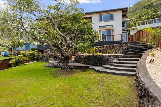 852 Kainoa Place, Honolulu, HI 96821