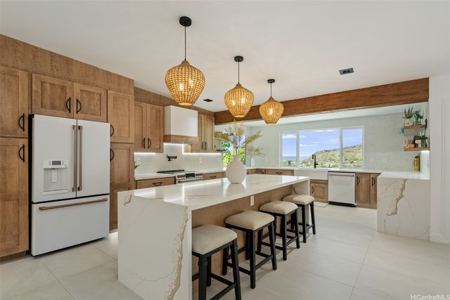 852 Kainoa Place, Honolulu, HI 96821