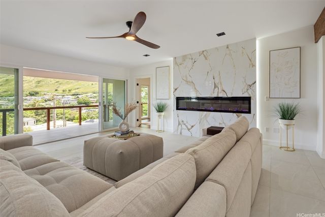 852 Kainoa Place, Honolulu, HI 96821