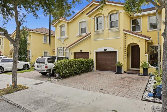 914 SW 151st Pl, Miami, FL 33194