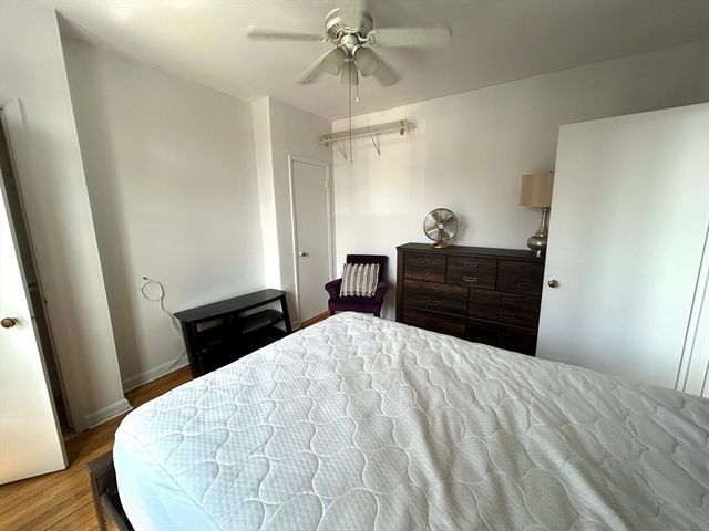 4 Commonwealth Ct 17, Boston, MA 02135