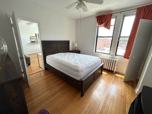 4 Commonwealth Ct 17, Boston, MA 02135