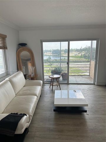 3048 E Sunrise Lakes Drive 421, Sunrise, FL 33322