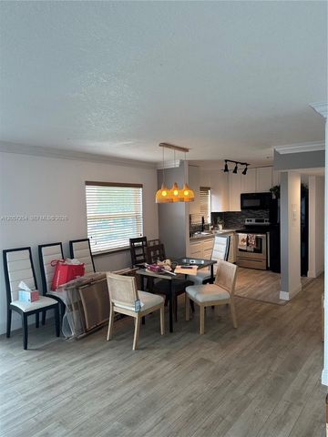 3048 E Sunrise Lakes Drive 421, Sunrise, FL 33322