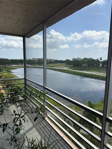 3048 E Sunrise Lakes Drive 421, Sunrise, FL 33322