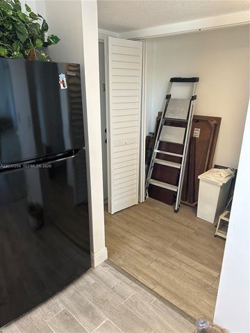 3048 E Sunrise Lakes Drive 421, Sunrise, FL 33322