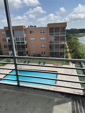 3048 E Sunrise Lakes Drive 421, Sunrise, FL 33322