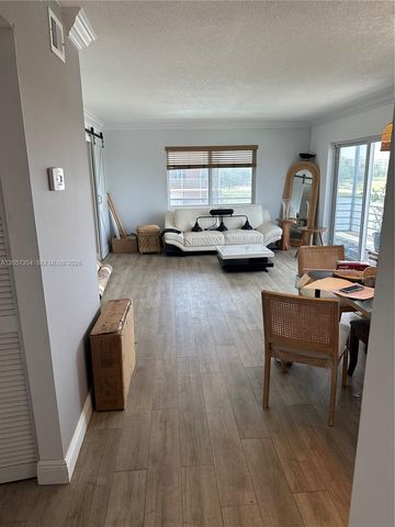 3048 E Sunrise Lakes Drive 421, Sunrise, FL 33322