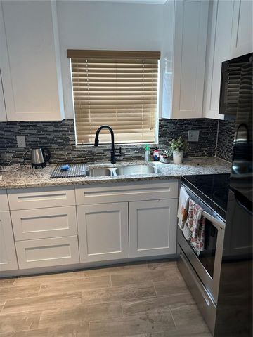 3048 E Sunrise Lakes Drive 421, Sunrise, FL 33322